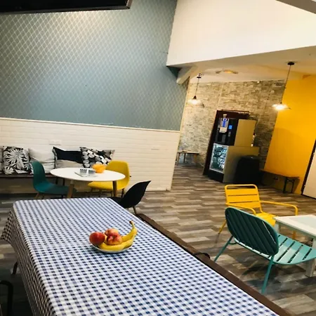 Hostel Trendy Ιβρύ-συρ-Σεν